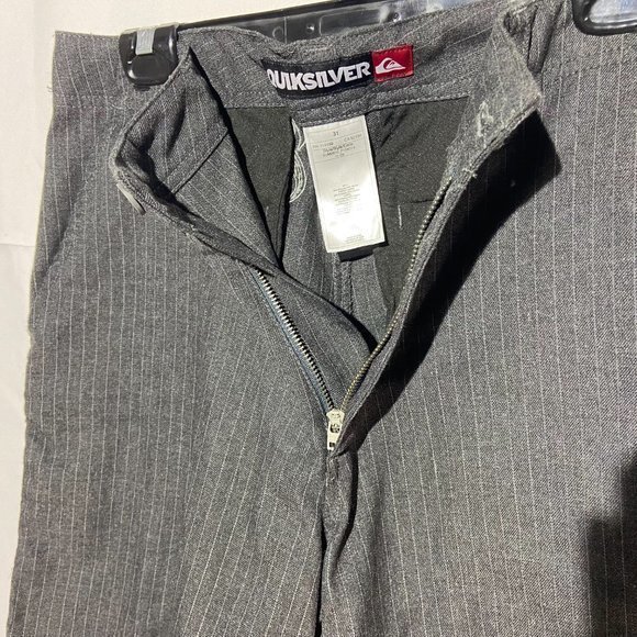 Quiksilver Flat Front Shorts Dark Grey Pinstripes Men's 31 Waist Great Condition - Picture 3 of 4